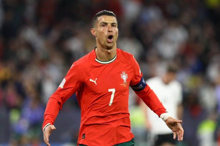 葡媒：C罗与若塔身边人共同决定不出席葬礼，C罗向其亲属表达支持