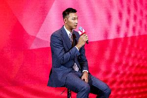 CBA30年系列片！明晚央视《篮球公园》节目将播出易建联专访